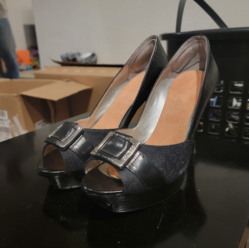 Size 8.5 guess heel